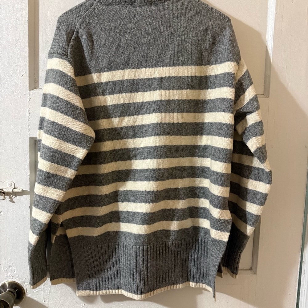 H&M Sweater - Picture 2 of 3